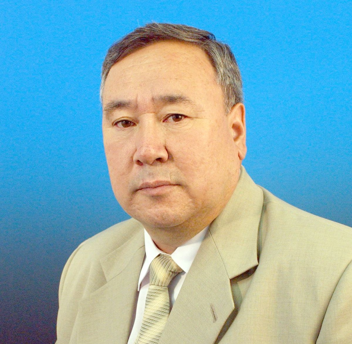Бейсенбай СҮЛЕЙМЕНОВ: Сүйем мен сені, сүйем мен сені, көкірегі ыстық дүние!
