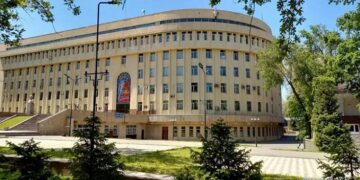 20 жыл бұрынғы сауда: АГУ-дің ғимараты – арзан, жері – су тегін