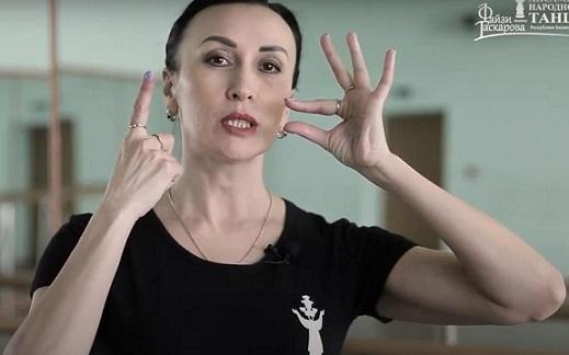 Башқұрт халық әртісі халық билерін үйретеді