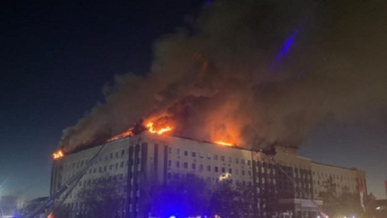 Photo of Ақтөбеде облыстық әкімдіктің ғимараты өртеніп жатыр