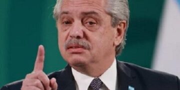 Аргентина президенті аймақтық ашудың ортасында қалды