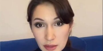 Экс-депутат хиджаб пен тоқал мәселесін сынап, Қаңтар оқиғасын атап өтті