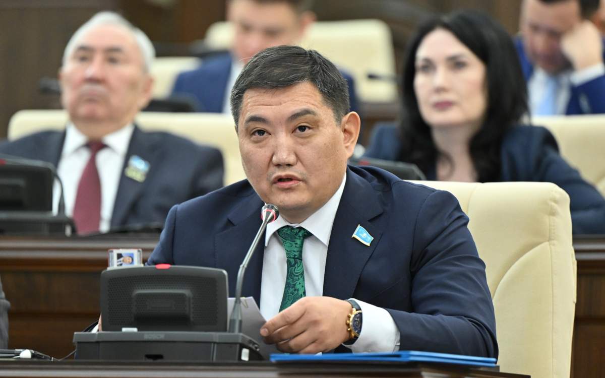 Экс-депутат Бақытжан Базарбек жол апатынан кейін мәлімдеме жасады