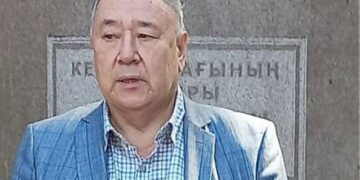 Бейсенбай СҮЛЕЙМЕНОВ: Сүйем мен сені, сүйем мен сені, көкірегі ыстық дүние!