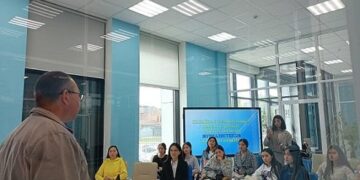 Жазушы Бейсенбай Сүлейменов балалармен шеберлік сыныбын өткізді