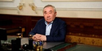 Болат Назарбаев дәрігерлердің бақылауында ауыр хәлде жатыр