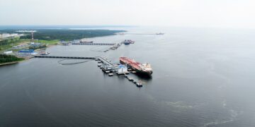 Дания Путиннің «көлеңкелі флотын» бұғаздан өткізбеуге бекініп отыр