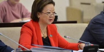 Сенатор: Қазақстандағы ұйғыр, өзбек мектептерін жабу керек