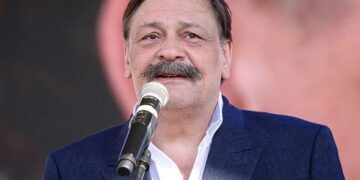 Соғысқа қарсы шыққаны үшін актер Дмитрий Назаров театрдан қуылды