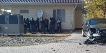 Бішкекте Атамбаевтың ұлдары да қамауға алынды (видео)