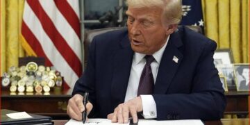 Трамп АҚШ-тың басқа елдерге көмектесуін 90 күнге дейін тоқтатты