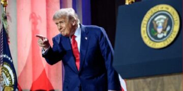 Трамп Аляскаға Украина жерінің бір бөлігін РФ-ға бергізуге барады