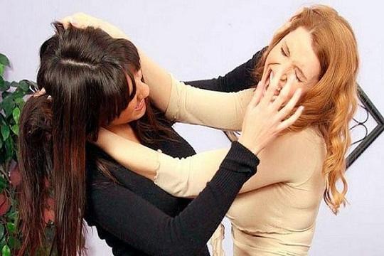 Әжетхана қағазы үшін әйелдер қырғын төбелесті