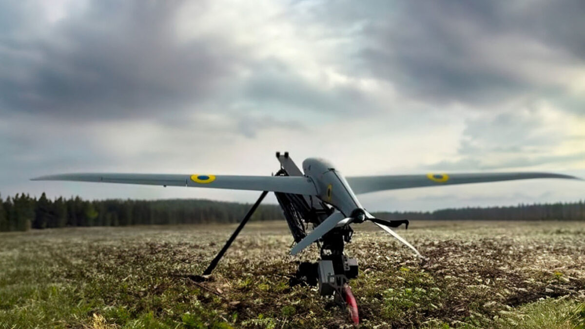 Украина әскерлері Қырымдағы екі мұнай базасы мен әскери бөлімге шабуыл жасады