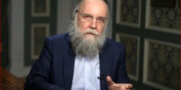 Дугин Хаменеиден кейін Путинге кезек келуі мүмкін екенін айтты