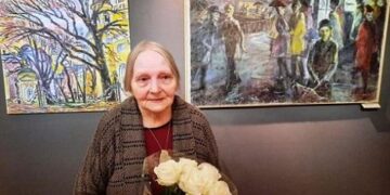 Петербургте 77 жастағы суретші Осипова соғысқа қарсы көрме ашты