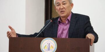 Алашқа аты аян айтулы ақын Елубай Әуезов ақтық сапарға аттанды