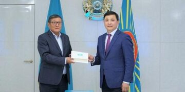 Президент белгілі журналист Еркін Қыдырды 60 жасымен құттықтады