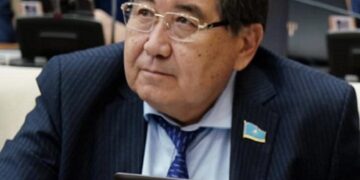 Үкімет ұрланған ақшаларды қайтаруға қолдан тосқауыл қойып отыр