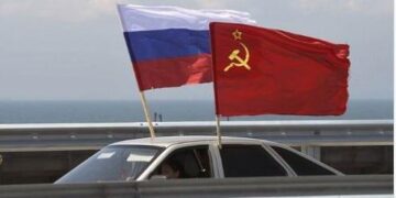 Ресей КСРО жалауын қабылдауға әрекет жасап жатыр