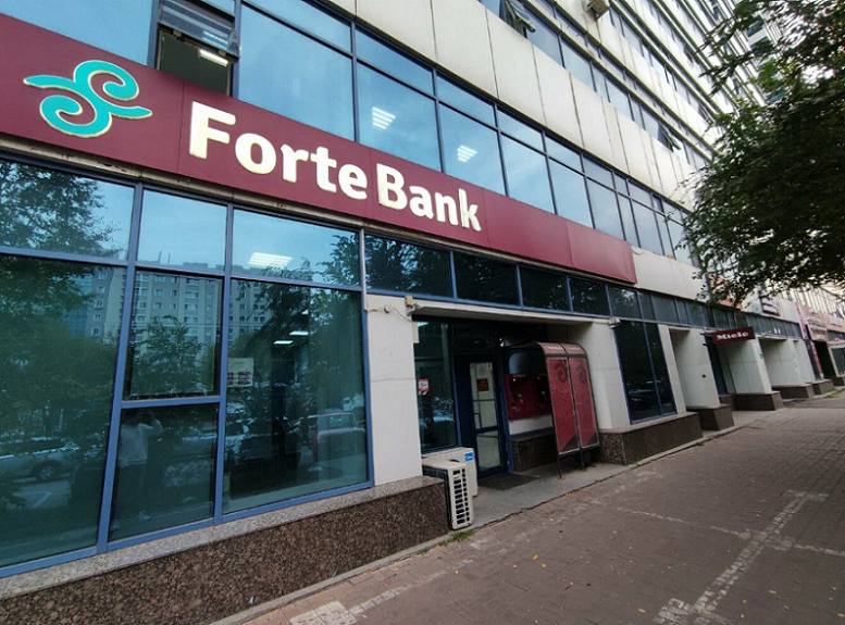Болат Өтемұратовтың Forte банкі қазақ тілін керек етпейтін болып шықты