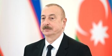 Әзербайжан президенті Қарабақ басшысынан берілуді талап етті