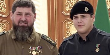 «Жындыхана» жалғасуда: қарашайлар да Кадыровтың ұлын марапаттады