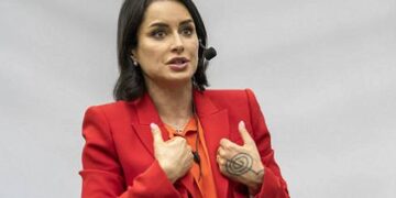 Z-насихатшы Канделаки Қазақстаннан кейін Қырғызстанға қырғидай тиді