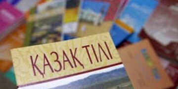 Қазақстандық мектеп оқушылары 2024 жылы қазақ тілінен емтихан тапсырады