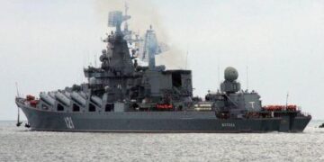 «Москва» крейсері экипажымен бірге бірден суға батқан