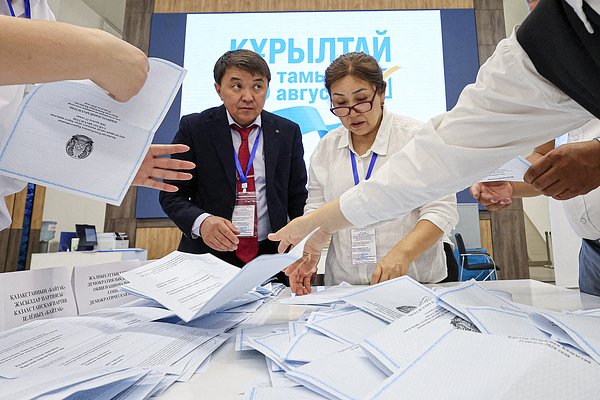 Саяси партиялар Құрылтай депутаттарының тізімін бекітіп берді