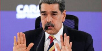 Венесуэла: АҚШ әскерлері Мадуроны жан-жақтан қоршауға алды
