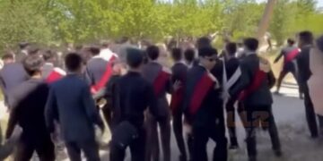 Маңғыстау облысындағы ауылда мектеп түлектері жаппай төбелес шығарды (видео)