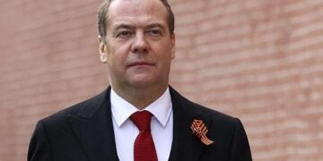 Путиннің қуыршағы – Медведев өзін өзі өлтіруге әрекет жасады