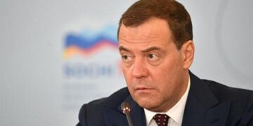 Медведев: Орыстар қолға алмай, Қазақстанда тәртіп болмайды
