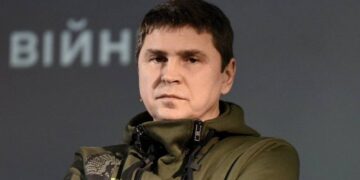 Ресейліктер Путин режимінен құтылу үшін соғыста жеңілгілері келеді – Подоляк