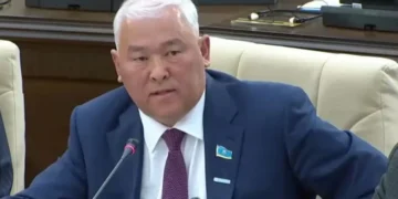 Мұрат Әбенов: 14 мың Ресей азаматы өткен қазақ тілі сынағынан қазақ қалай өте алмайды?