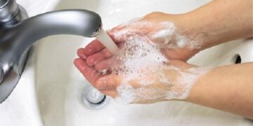 Біртанов қолды қалай жуу керек екенін көрсетті (видео)