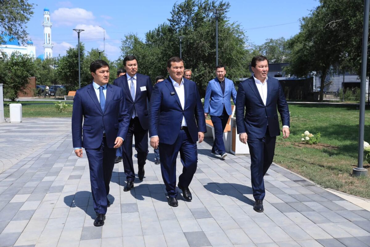 Кабинеттен кеңістікке шыққан үлгілі Үкімет