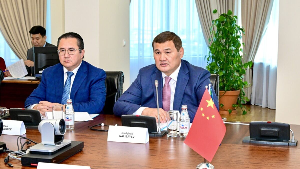 Премьер-министрдің бірінші орынбасары Қытайдың Қазақстандағы елшісімен кездесті