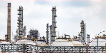 Қытай Ресей мұнай импортының жартысына жуығынан бас тартты