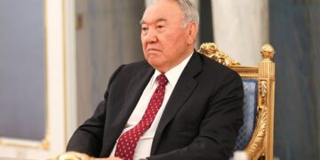 Қазақстанның экс-президенті Назарбаев көп әйел алғанын мойындады