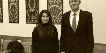 Шыншыл блогер елден кетуге мәжбүр болды
