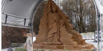 Эстонияда Украина президенті Зеленьскийге алып ескерткіш қойылды