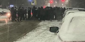 Полицейлер өз жендеттерін ұстауға қарсылық білдіруге шықты