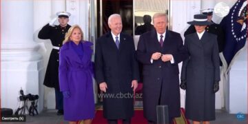 Байден Ақ үймен қоштасты, Трамп оны өзі шығарып салды (видео)