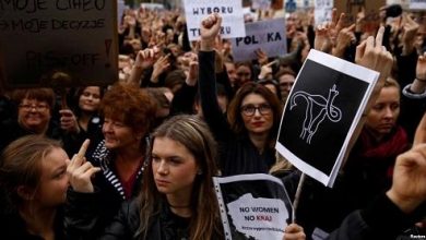 Photo of Польшада әйелдер абортқа тыйым салуына қарсы шықты