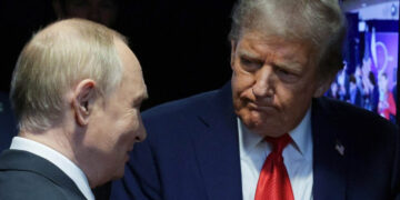 Путин Трамппен әңгімесінде Украинамен соғысты тоқтатуға қарсы шықты