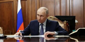 Путиннің рейтингі қатарынан алтыншы апта төмендеп келеді