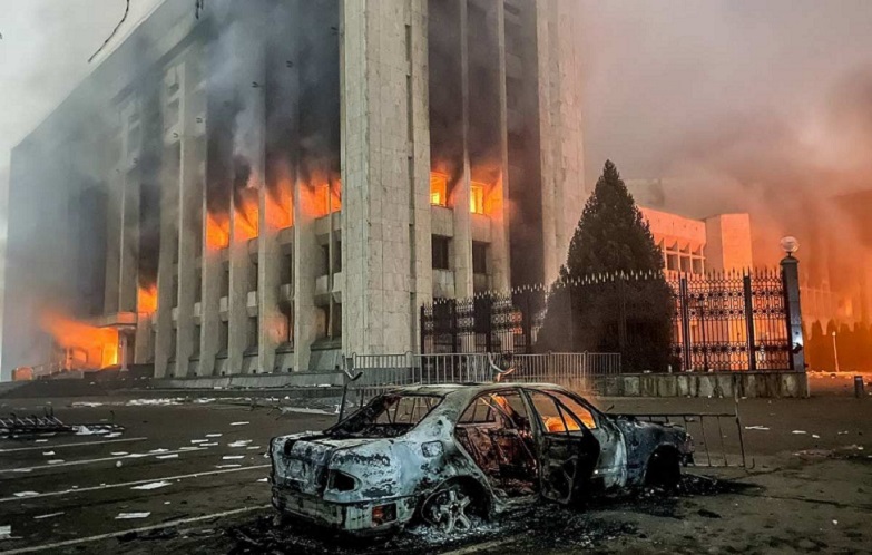 НАЗАРБАЕВ БИЛІКТЕН НЕГЕ КЕТТІ?